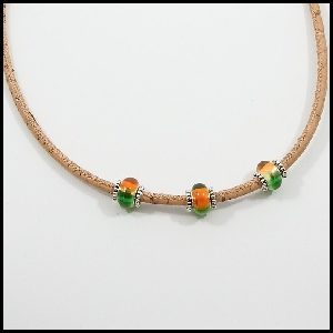 collier-liege-perle-orange-vert-003