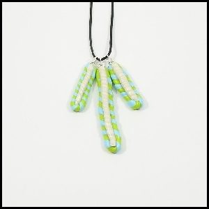 collier-polymere-3branches-vert-005a