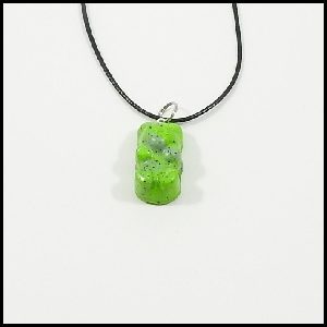 collier-polymere-ourson-vert-010