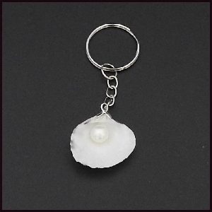 porte-cle-coquille-blanc-perle-blanche-264