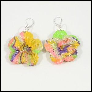 boucle-oreille-polymere-hibiscus-multicolore-0