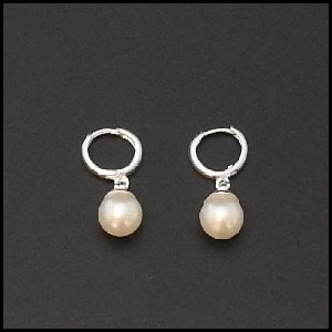 boucle-oreilles-perle-blanche-189