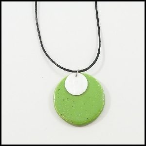 collier-cordon-ceramique-rond-vert-nacre-blanche-033