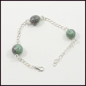 noel-bracelet-polymere-boules-verte-grises-tachetee-041